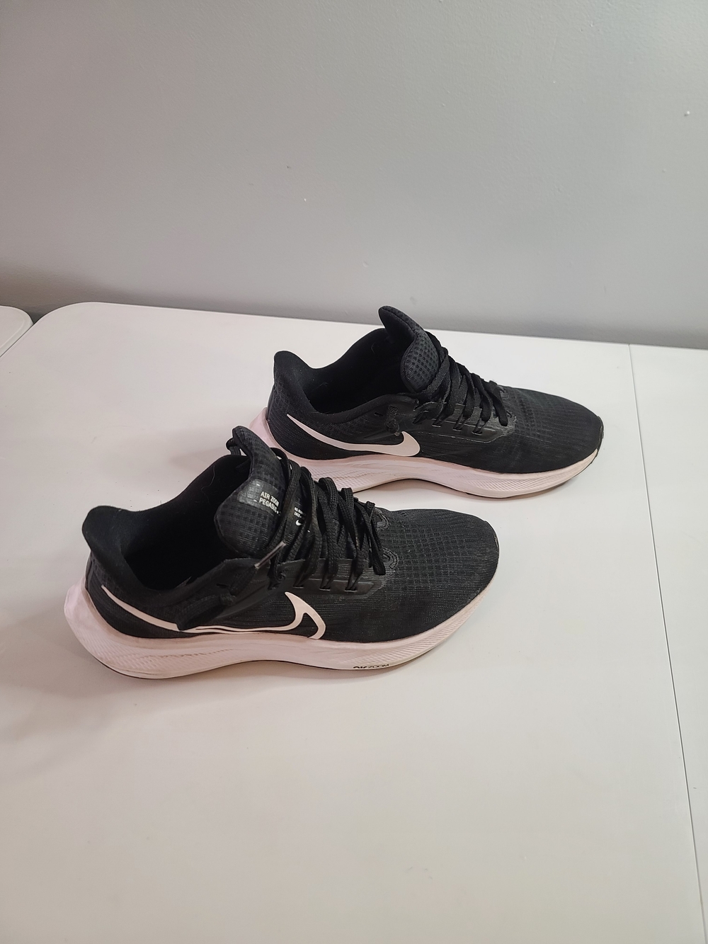 Nike Women’s Black and White Training Sneakers